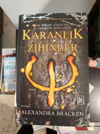Image of karanlık zihinler